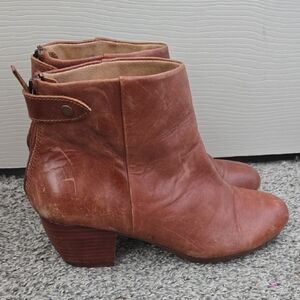 Comfortiva Tan Leather Ankle Booties Size 10